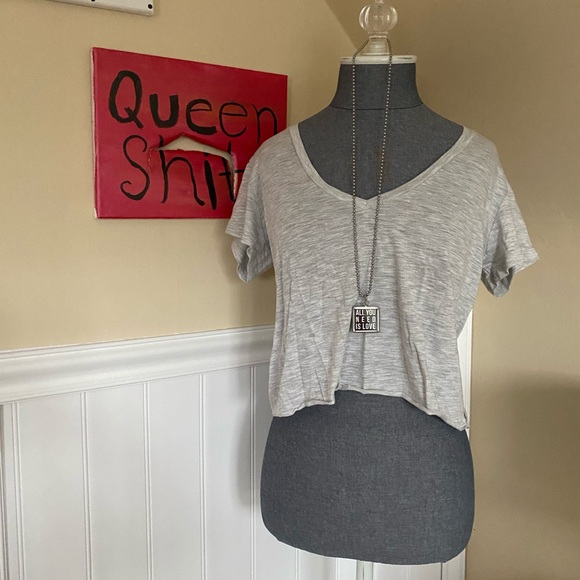 NWT - Twenty5A Women’s Cropped V-neck Top Size S - Picture 9 of 12